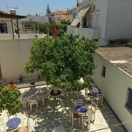 Old Harbor Apartments Spetses Town Exterior photo