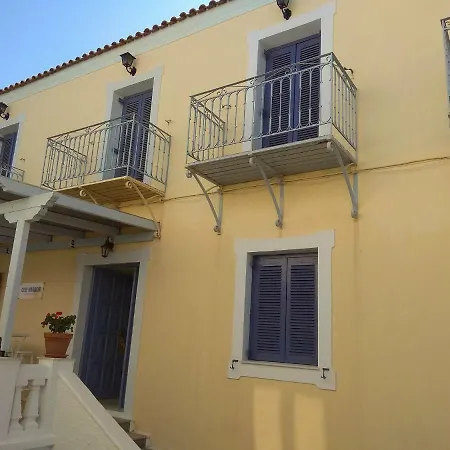 Old Harbor Apartments Spetses Town Exterior photo