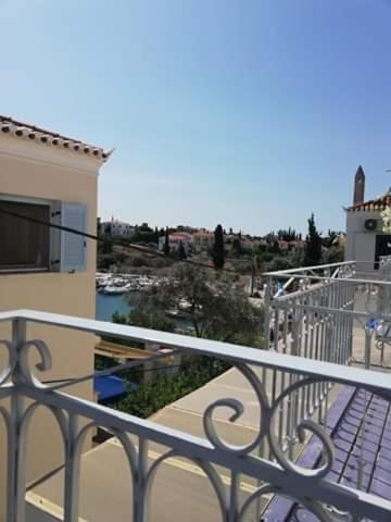 Apartment Old Harbor Spetses Town